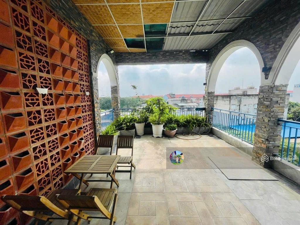 Nhà 4 tầng đường hiệp bình  cách gigamall phạm văn đồng, vạn phúc city chỉ 200m  đường 10m