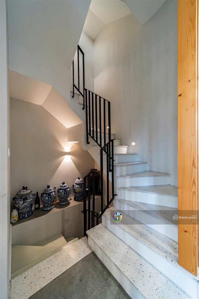 Biệt thự góc 2 mặt tiền 11x26  cách phạm văn đồng 10m  ngay khu gigamall hiệp bình chánh thủ đức