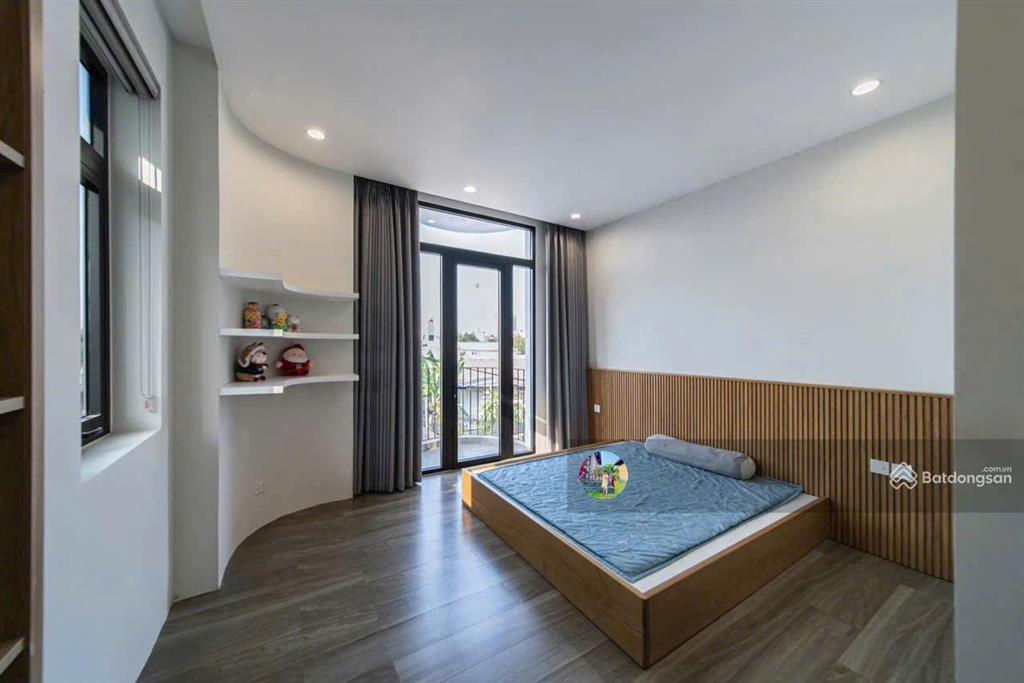 Biệt thự góc 2 mặt tiền 11x26  cách phạm văn đồng 10m  ngay khu gigamall hiệp bình chánh thủ đức