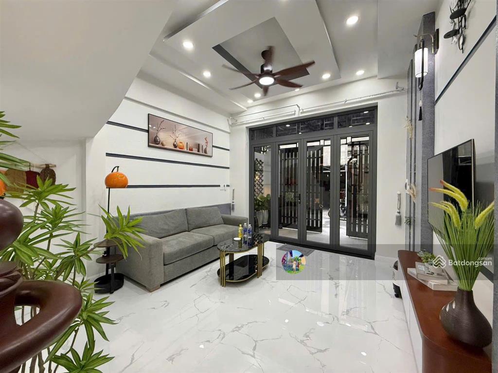 Căn nhà tâm huyết  cạnh ngay vạn phuc city  hiêp bình phước thủ đức  nội thất đầy đủ  đường oto
