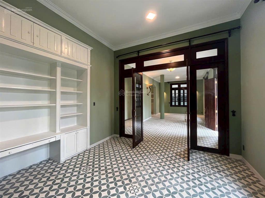 Nhà biệt thự đẹp  giá tốt 300m2 ngang 15m  cạnh ngay vạn phúc city & thủ đức garden home