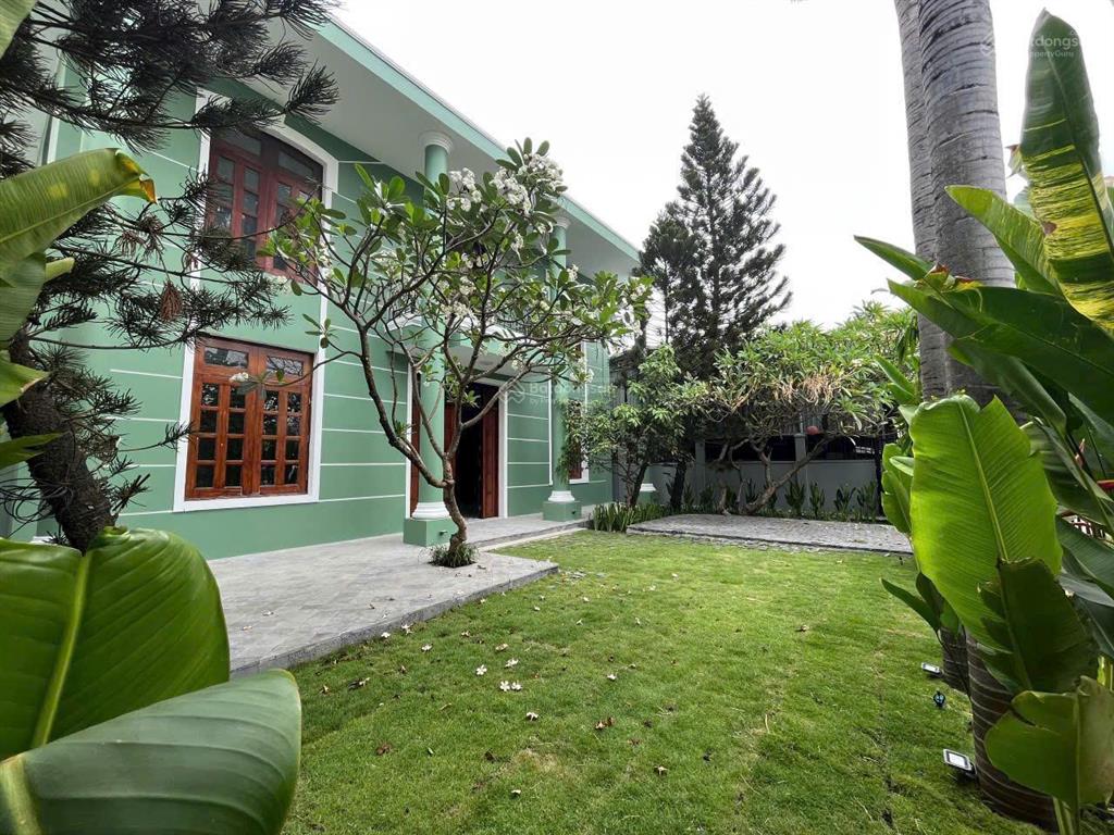 Nhà biệt thự đẹp  giá tốt 300m2 ngang 15m  cạnh ngay vạn phúc city & thủ đức garden home