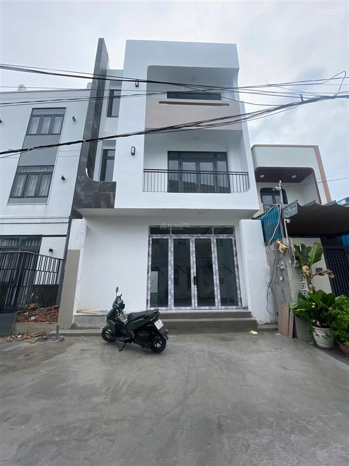 Nhà mới 4 lầu 102m2 ngang (6,3x16,2)  cạnh kdc hồng long  quốc lộ 13  đường xe hơi  thủ đức