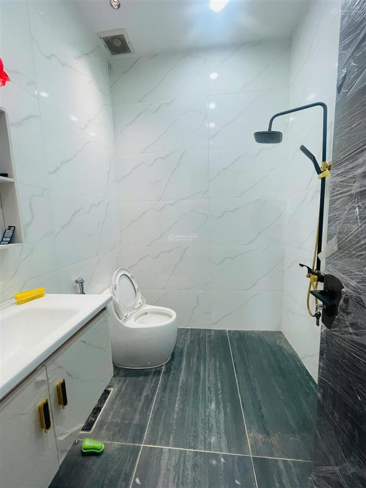 Nhà mới 4 lầu 102m2 ngang (6,3x16,2)  cạnh kdc hồng long  quốc lộ 13  đường xe hơi  thủ đức