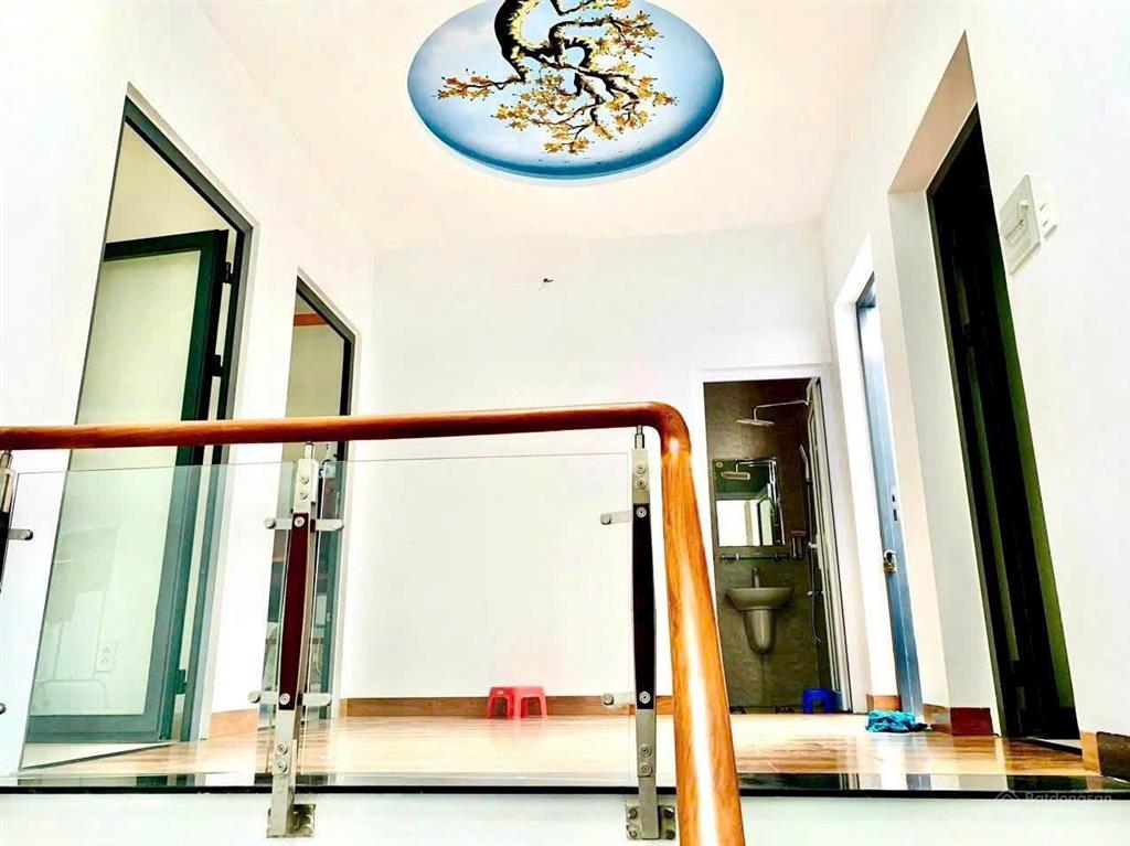 Biệt thự đẹp  1 trệt 2 lầu (8x15m)  đường 8m khu gigamall hiệp bình chánh  ra phạm văn đồng 100m