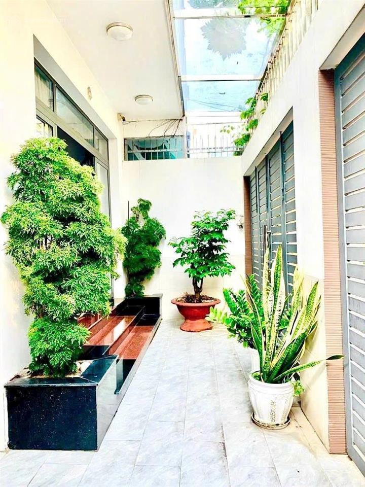 Biệt thự đẹp  1 trệt 2 lầu (8x15m)  đường 8m khu gigamall hiệp bình chánh  ra phạm văn đồng 100m
