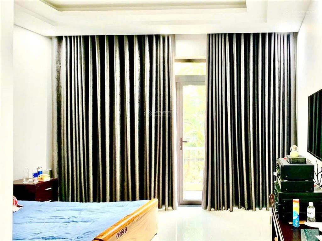 Biệt thự đẹp  1 trệt 2 lầu (8x15m)  đường 8m khu gigamall hiệp bình chánh  ra phạm văn đồng 100m
