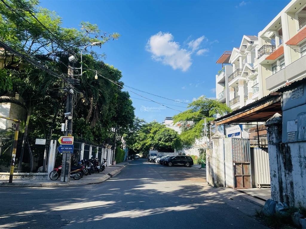 Khủng! lô đất 2 mặt tiền 11x40m xây dựng cao tầng  ngay quốc lộ 13  cách vạn phúc city 50m