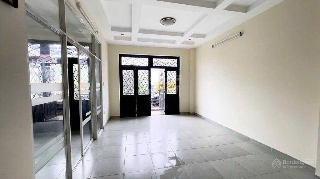 Hấp dẫn! giảm 1 tỷ  nhà mặt tiền kinh doanh, văn phòng, ở  dt 7x17,5  đường 20m  ngay gigamall
