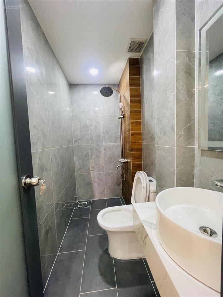 Nhà mới 5 tầng  ngay đường đinh thị thi  nhà kts thiết kế cạnh ngay vạn phúc city đường xe hơi