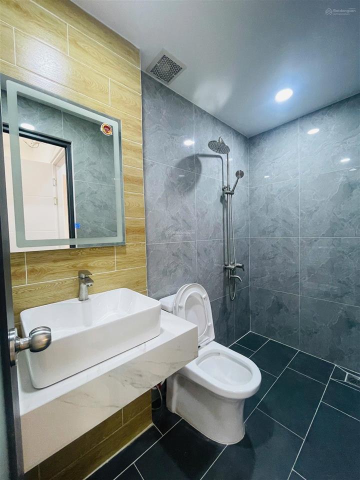 Nhà mới 5 tầng  ngay đường đinh thị thi  nhà kts thiết kế cạnh ngay vạn phúc city đường xe hơi