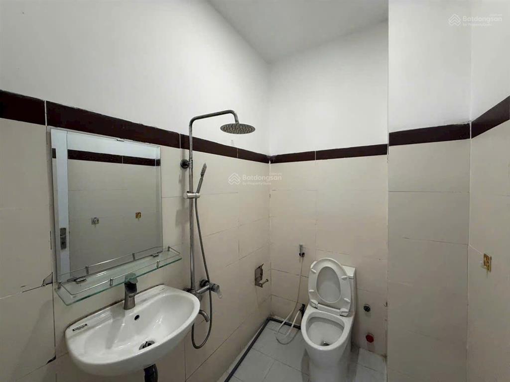 Bán gấp nhà ngang 6m  đường trước nhà 8m  ngay đường hiệp bình  phạm văn đồng cách gigamall 500m
