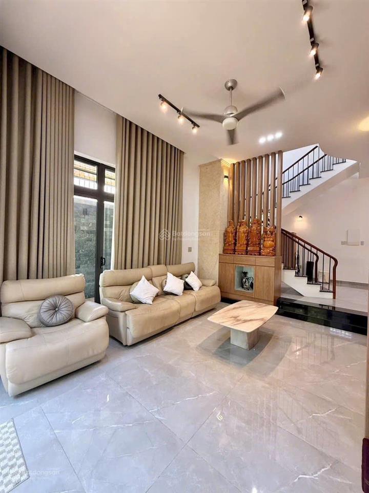 Biệt thự vip  dt 10x22  ngay khu dân cư hồng long  cạnh đường hiệp bình  thủ đức