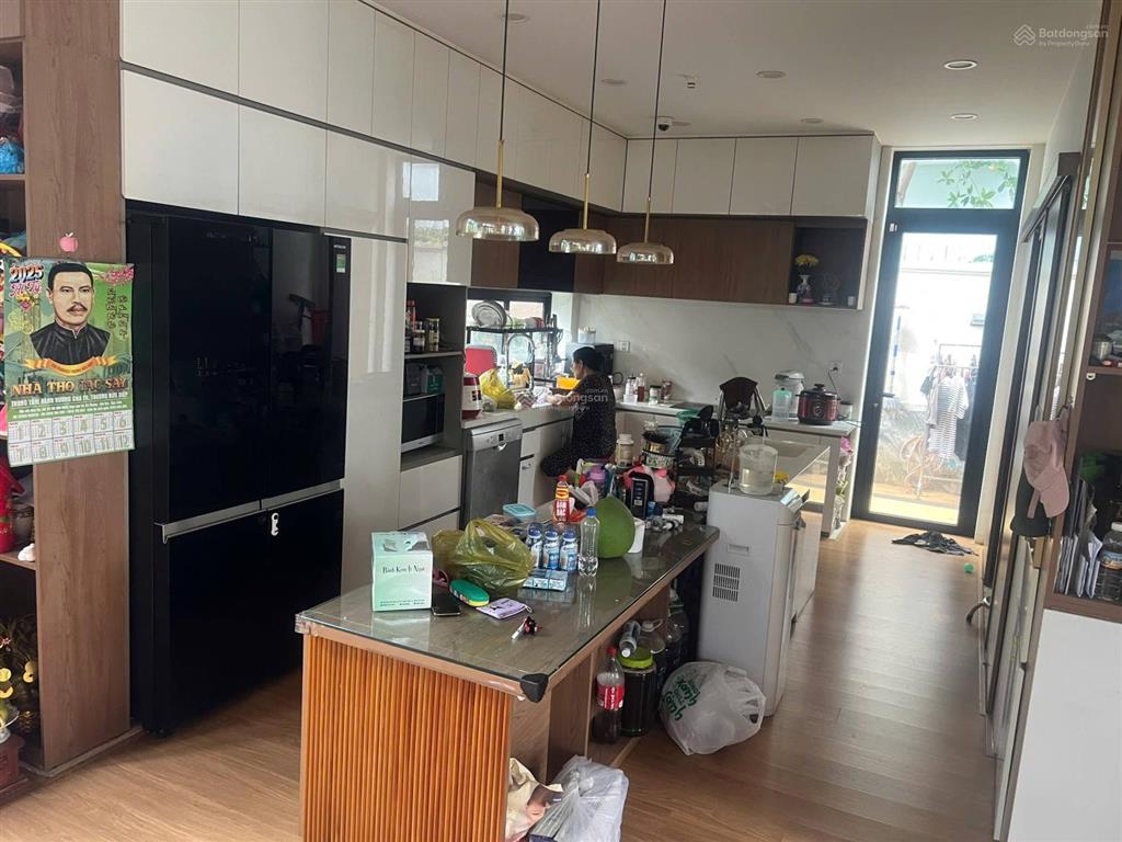 Vip! biệt thự đẹp 3 lầu  15x20  ngay vạn phúc city  cách ql13 300m  thích hợp ở, văn phòng