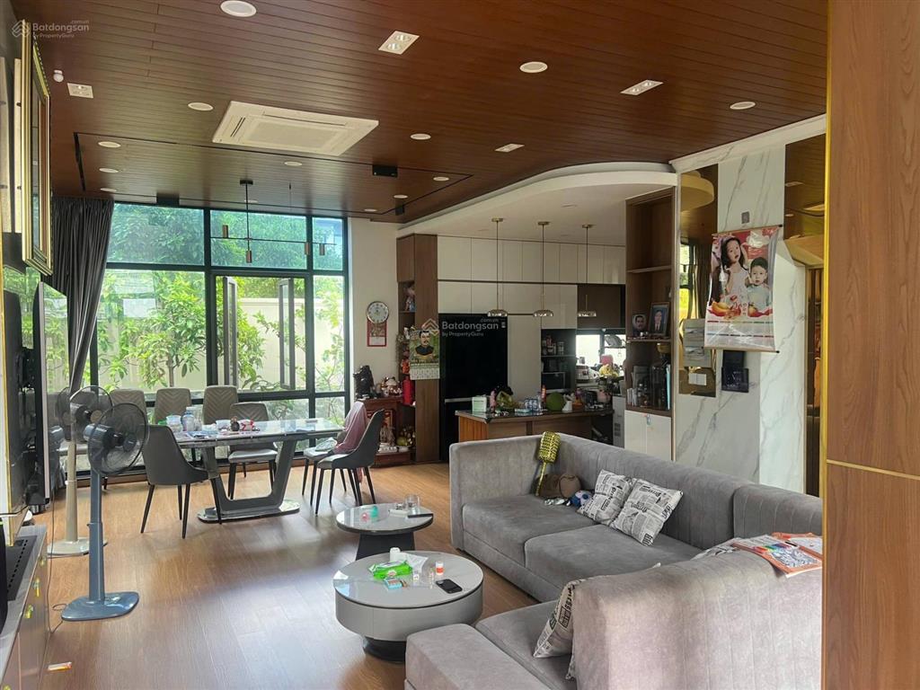 Vip! biệt thự đẹp 3 lầu  15x20  ngay vạn phúc city  cách ql13 300m  thích hợp ở, văn phòng
