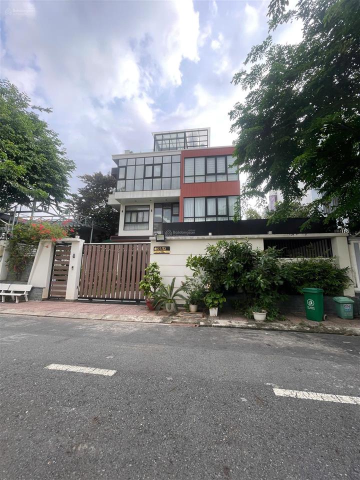 Vip! biệt thự đẹp 3 lầu  15x20  ngay vạn phúc city  cách ql13 300m  thích hợp ở, văn phòng