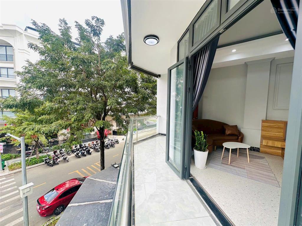 Giá tốt! căn góc 2 mặt tiền  ngang 8m  sát nguyễn thị nhung  khu vạn phúc city