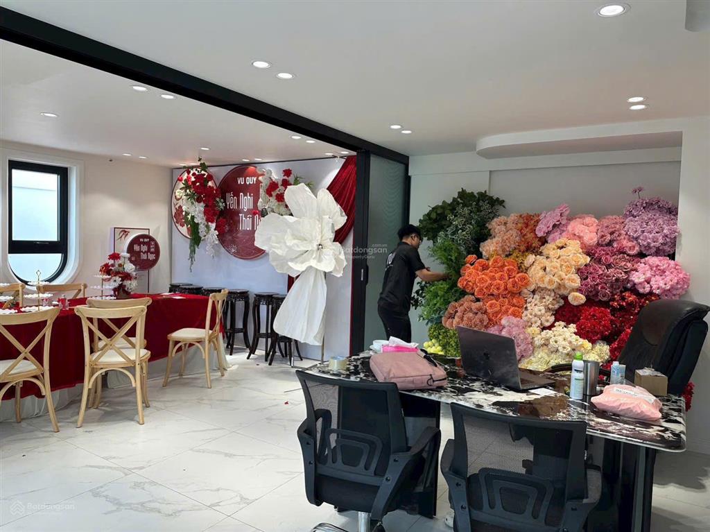 Siêu đẹp! biệt thự mới  ngang 8m  khu bên sông ngay gigamall hiệp bình chánh thủ đức