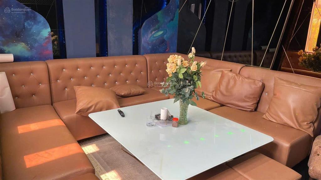 Nhà 3 tầng  ngang 8m 135m2 thổ cư  thiết kế đẹp  nhà ở ngay  sân vườn thoáng