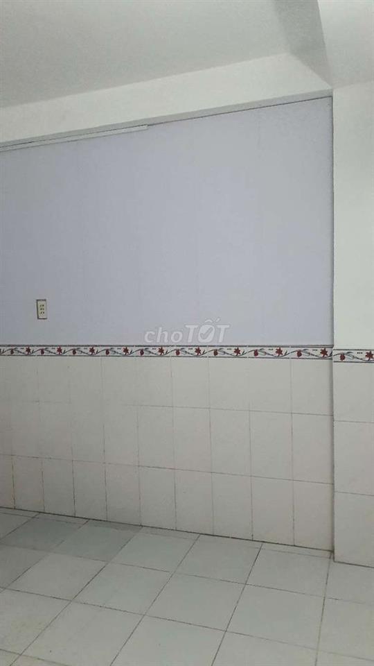 phòng trọ 18m2 đường tân Hoà đông phường Phú lâm