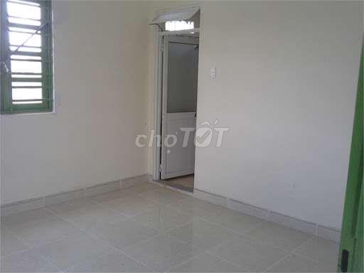 phòng trọ 18m2 đường tân Hoà đông phường Phú lâm