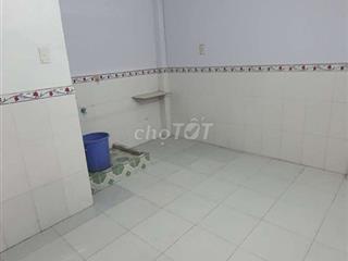 phòng trọ 18m2 đường tân Hoà đông phường Phú lâm