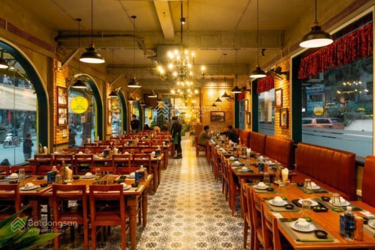 Cho thuê nhà mặt phố ngay vincom bà triệu, diện tích 720m2 tổng 3 tầng, mặt tiền 12m