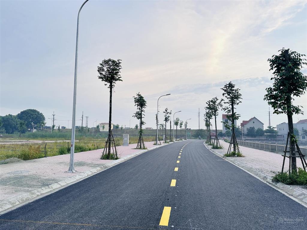 Bán 75m đấu giá lòng khúc  tiền yên, vị trí đẹp, mt =6,5m giá 7150tr cực rẻ