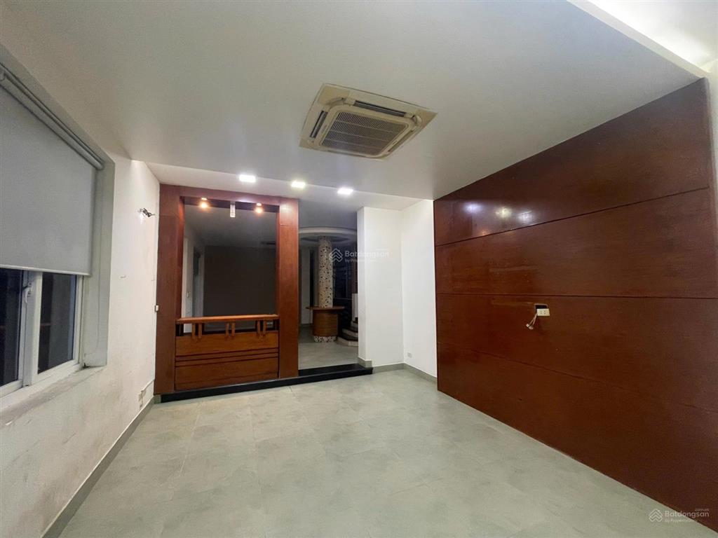 Biệt thự hoàng anh sống giữa trung tâm dĩ an