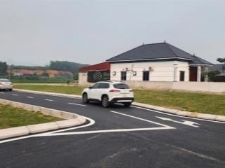 50m2 hướng đông nam nằm ngay kcn 300ha tại ba đồi lạc thủy cách ql21, chợ trungtâm 5 phút dichuyển