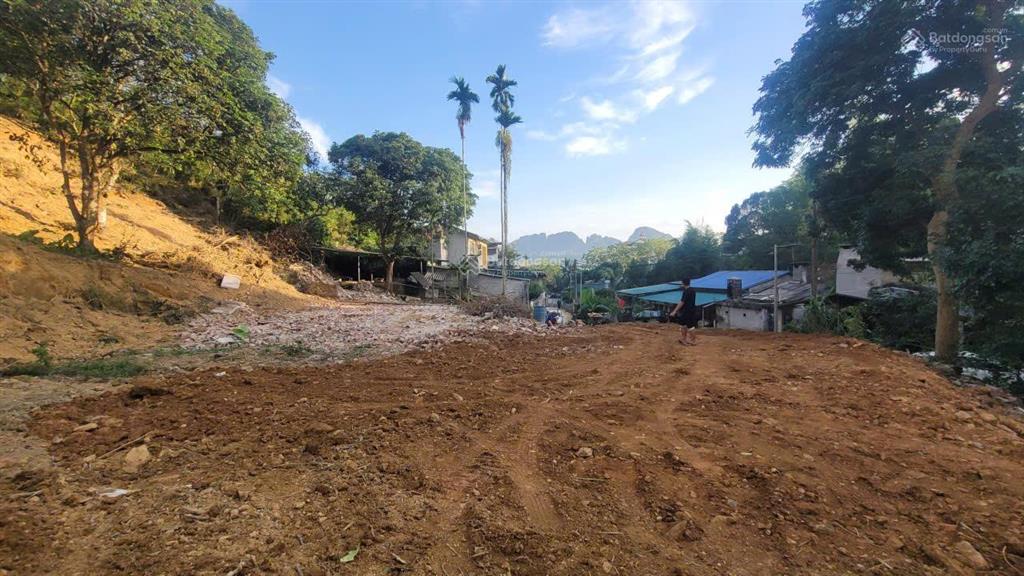 Chủ ngộp cắt lỗ sâu chỉ hơn 1 triệu/m2 đất nằm ngay gầng trung tâm tt lương sơn, cách ql6 200m
