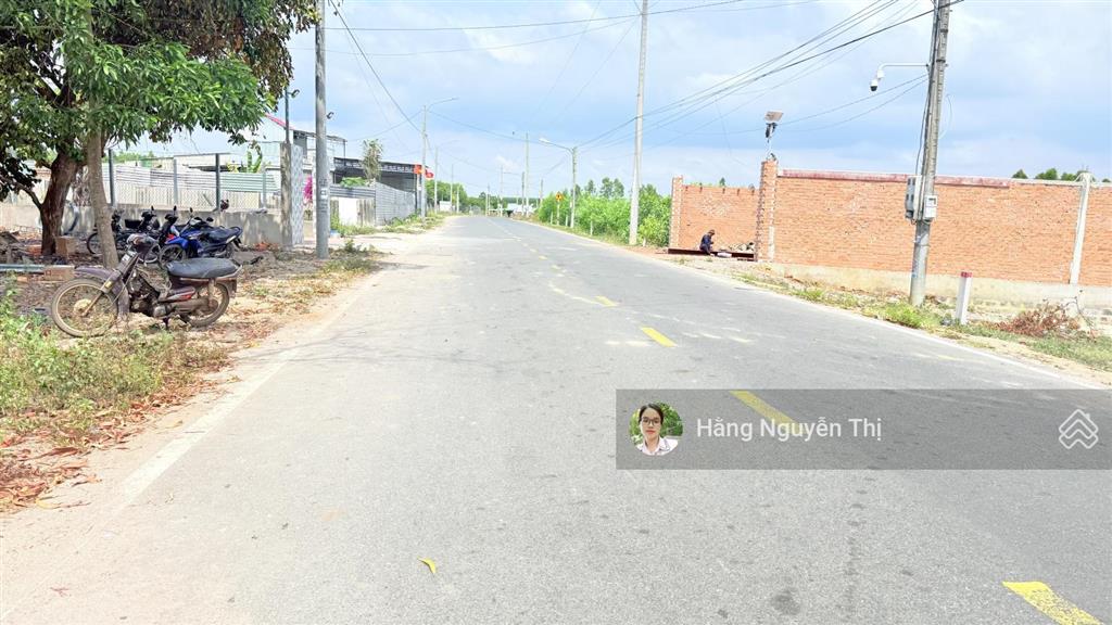 Bán căn nhà sàn gỗ đẹp gần biển lộc an  xung quanh dân cư đông gần ql55 xã đất đỏ. tp hcm