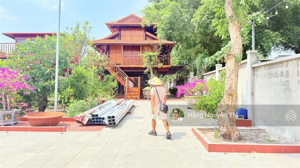 Bán căn nhà sàn gỗ đẹp gần biển lộc an  xung quanh dân cư đông gần ql55 xã đất đỏ. tp hcm