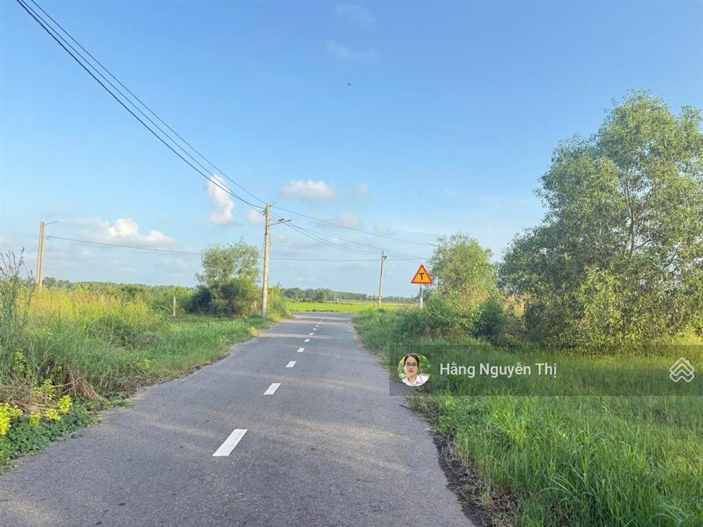 Bán lô đất đối diện trung tâm hành chính xã đất đỏ  mt trần huy liệu  tiện ích bao quanh gần biển