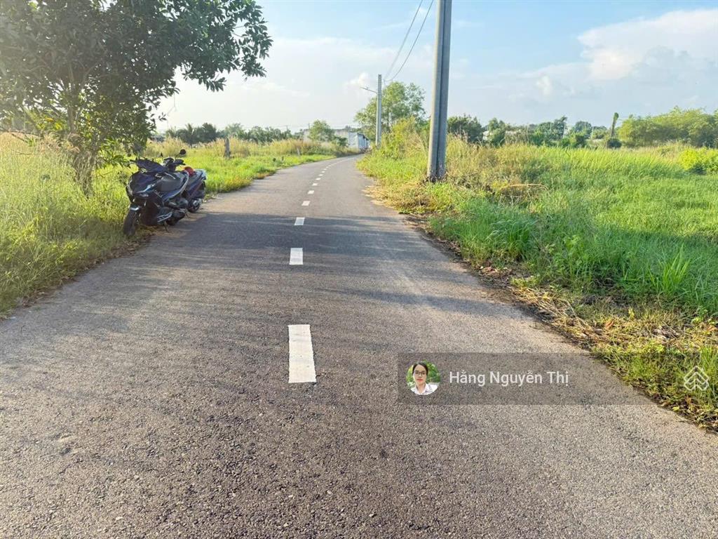 Bán lô đất đối diện trung tâm hành chính xã đất đỏ  mt trần huy liệu  tiện ích bao quanh gần biển