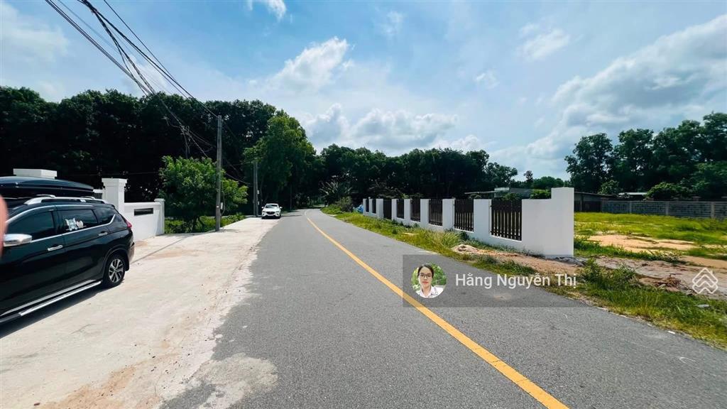 Bán đất ven biển gần chân núi minh đạm hồ sở bông  vị trí đẹp nhiều nhà vườn, giá chỉ 2 tỷ 250tr