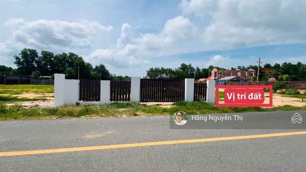 Bán đất ven biển gần chân núi minh đạm hồ sở bông  vị trí đẹp nhiều nhà vườn, giá chỉ 2 tỷ 250tr