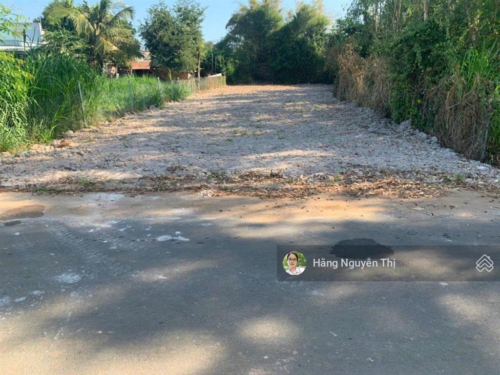 Bán lô đất trung tâm xã đất đỏ  đường lê thánh tông, sát đường số 2, 10x41m 100m tc giá chỉ 2,3tỷ