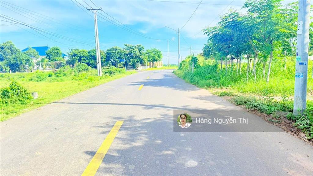 Bán lô đất trung tâm xã đất đỏ  đường lê thánh tông, sát đường số 2, 10x41m 100m tc giá chỉ 2,3tỷ