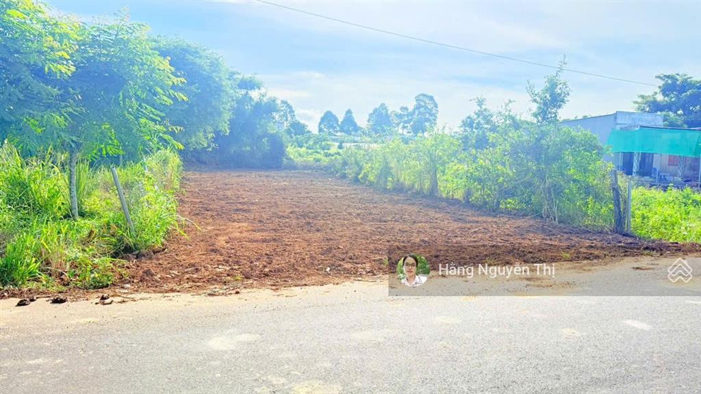 Bán lô đất trung tâm xã đất đỏ  đường lê thánh tông, sát đường số 2, 10x41m 100m tc giá chỉ 2,3tỷ