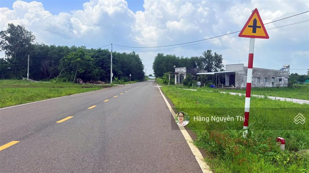 Bán đất đường 992 xã đất đỏ, giá chỉ 690tr sở hữu ngay đất thổ cư, gần kcn, cty dongin