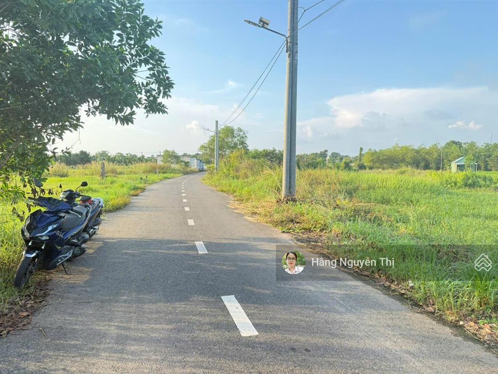 Bán đất trung tâm đất đỏ  đường trần huy liệu đối diện trung tâm hành chính, giá ngộp chỉ 1 tỷ