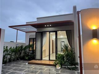 Bán căn nhà mới  đối diện cổng chính kcn đất, full nội thất, sân đậu ô tô, gần biển