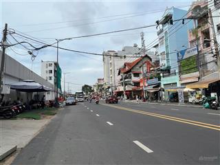 Góc 2mt nhà ga t3  hoàng hoa thám / dt 9x19m / 3 tầng / gía bán 35 tỷ