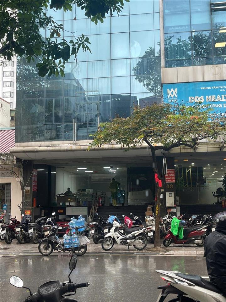 Siêu vip, tòa nhà văn phòng 10 nổi, 1 bán hầm mặt phố nguyễn thượng hiền sát hồ thuyền quang.