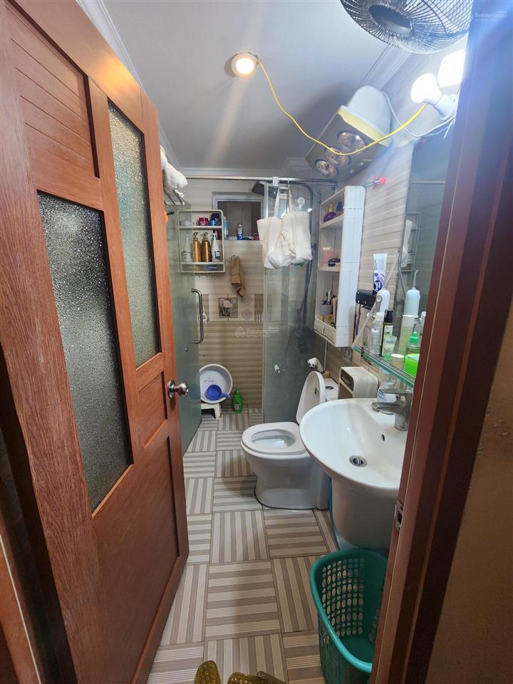 Chỉ hơn 10 tỷ có nhà đẹp dân xây 5pn, 4wc, ở kim mã, sát nguyễn thái học, trần phú. ko quy hoạch