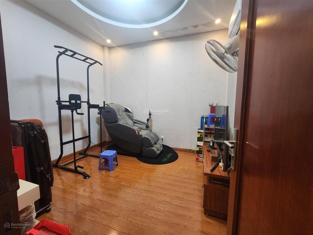 Chỉ hơn 10 tỷ có nhà đẹp dân xây 5pn, 4wc, ở kim mã, sát nguyễn thái học, trần phú. ko quy hoạch