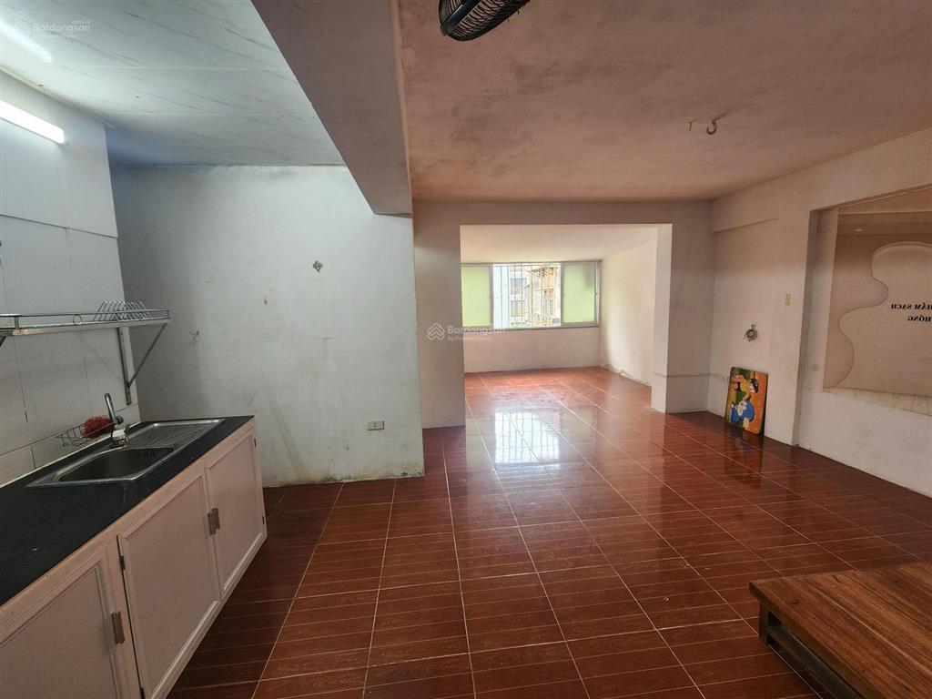 Cc bán căn hộ hồ đắc di, mt 8m thoáng sáng, 2 ngủ, 1wc sửa đc 2wc. ô tô đỗ chân cầu thang. 3.75 tỷ