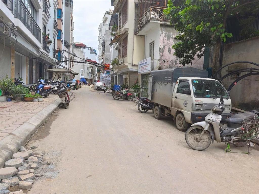 Bán tòa biệt thự 5 tầng, phân lô, ô tô tránh có vỉa hè 2m, mặt ngõ trần đại nghĩa. mt 8.5m.