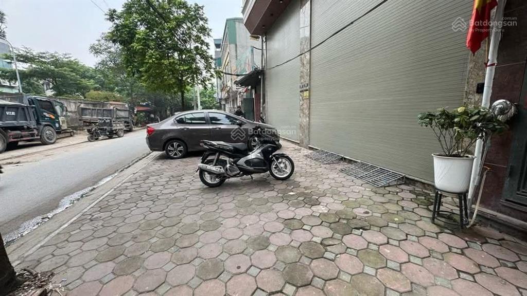Hơn 24 tỷ sở hữu nhà 7 tầng thang máy, vỉa hè 5m, ô tô tránh kinh doanh sầm uất phố minh khai